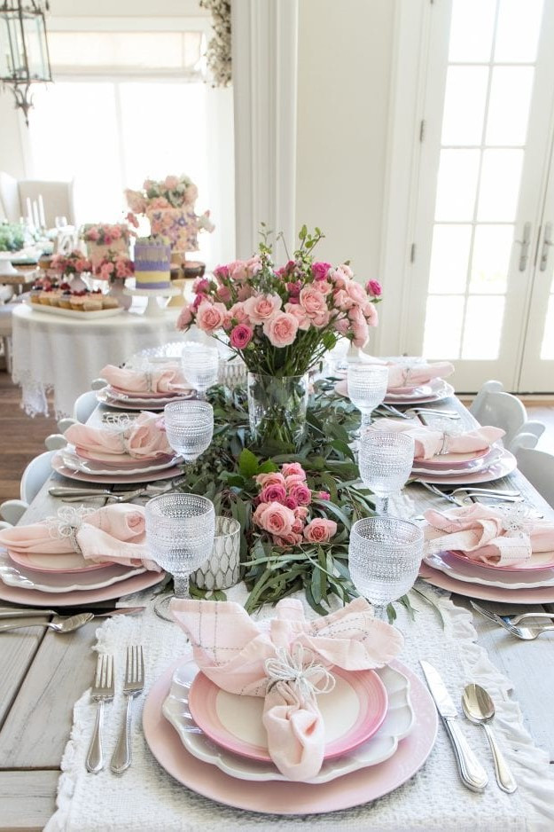 The secret to a stunning tablescape? LAYERS 🤍
Chargers, plates, textures… it makes all the difference ✨
Shop my full setup in LTK
#LTKhome #TablescapeTips #HomeStyling #HostingIdeas #MothersDayDecor #HomeWithHollyJ #ShopHollyJHome 

 #LTKfoodie #LTKSeasonal #LTKHome