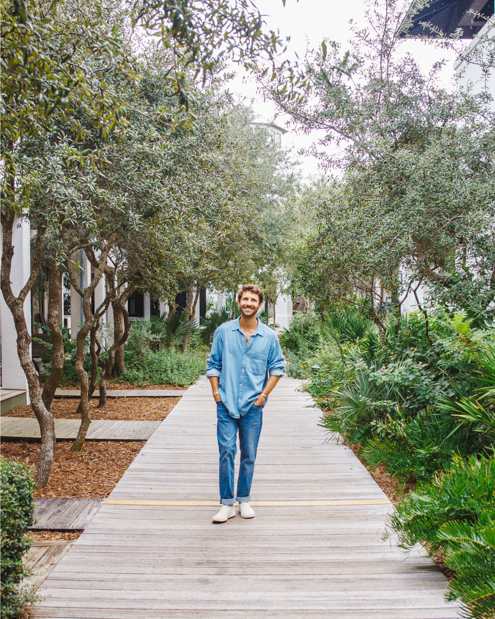 Lightweight fall fit men’s blue linen and denim jeans paired with white vans  

#LTKMens #LTKOver40 #LTKStyleTip