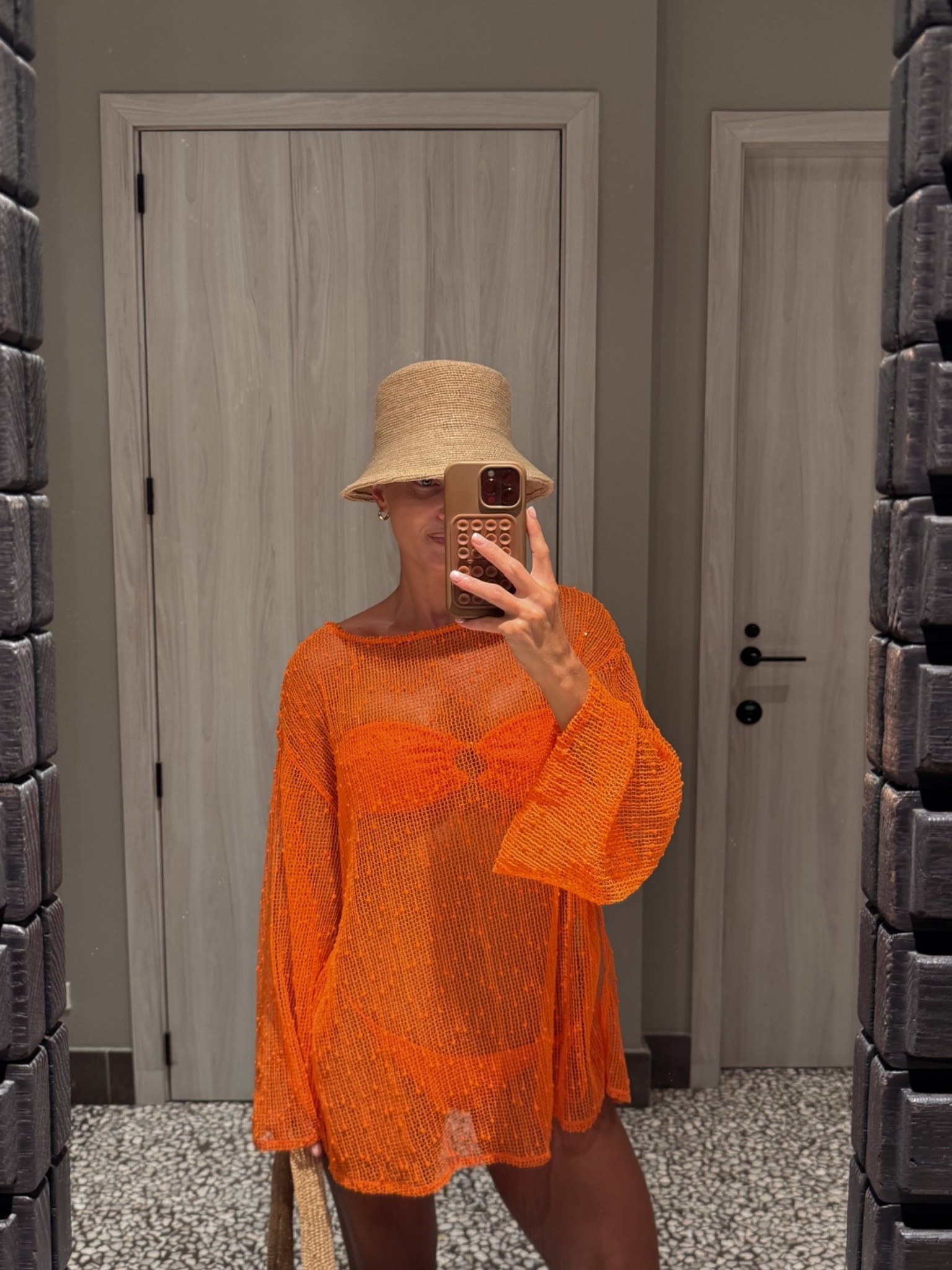 Size medium in cover up! I sized up! 


#swimsuit #coverup #beachwear #swimwear #beachhat
