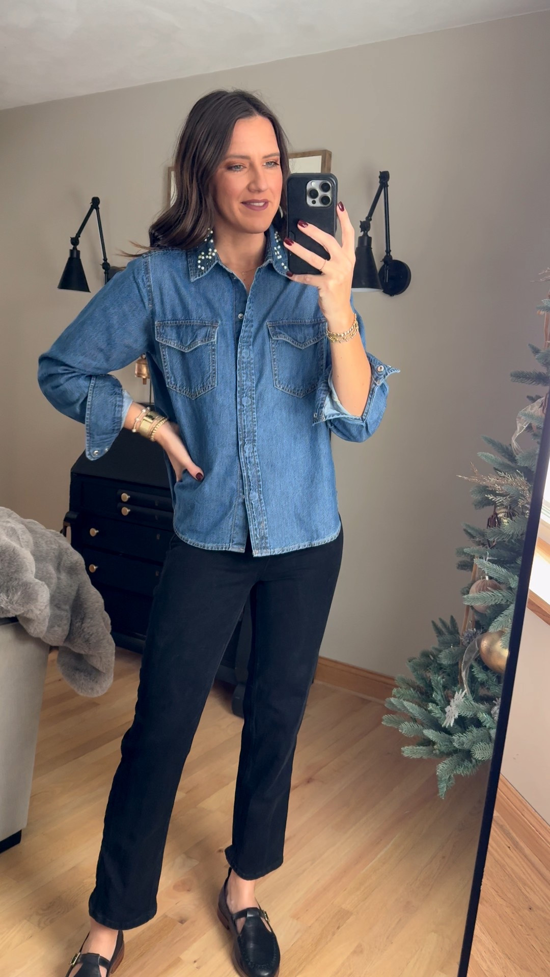 So impressed with this @walmart top! It looks and feels so high end. I’m wearing a medium for reference. #walmartpartner #walmartstyle 