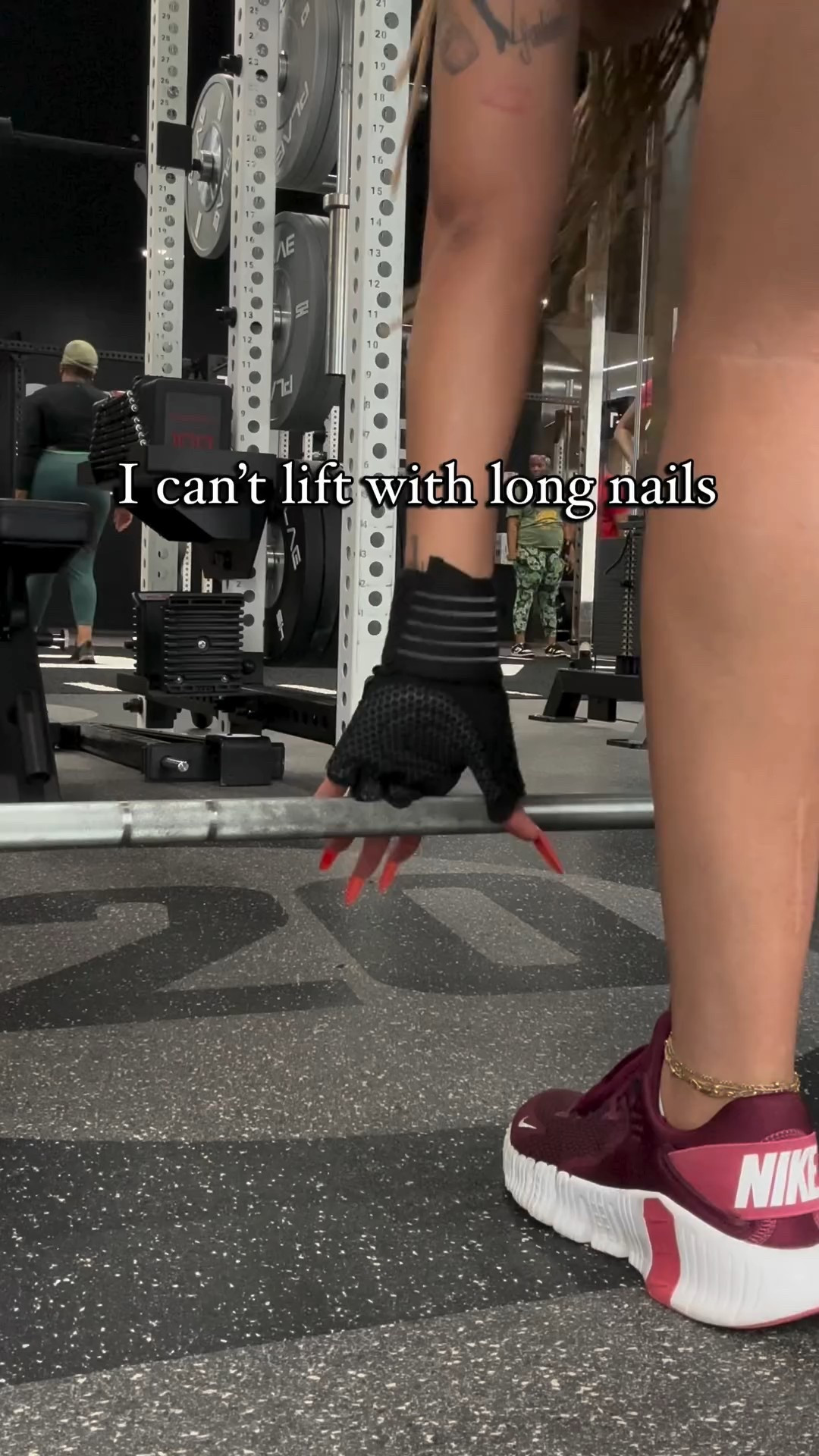 One downside (if you want to call it that) I haven’t been able to make a fist in over 5 years 👊🏽
…but I can still lift 2x my weight & not mess up my “claws” 💅🏽🤷🏽‍♀️ 

A win is a win! 😎