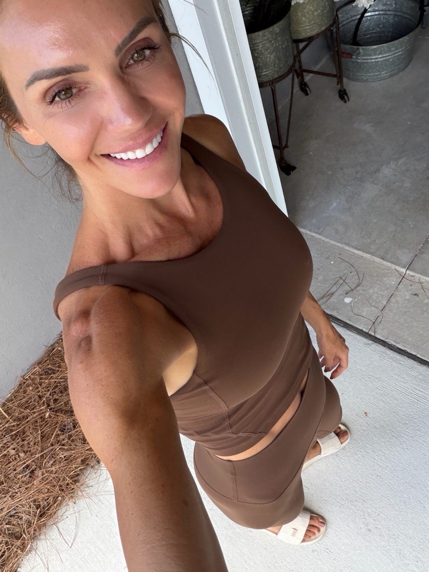 Loving the brown tones for this fall! 🤎

Such a soft and great fitting gym outfit!

Top: S
Bottoms: S

#LTKActive #LTKfitnessgoals #LTKootd