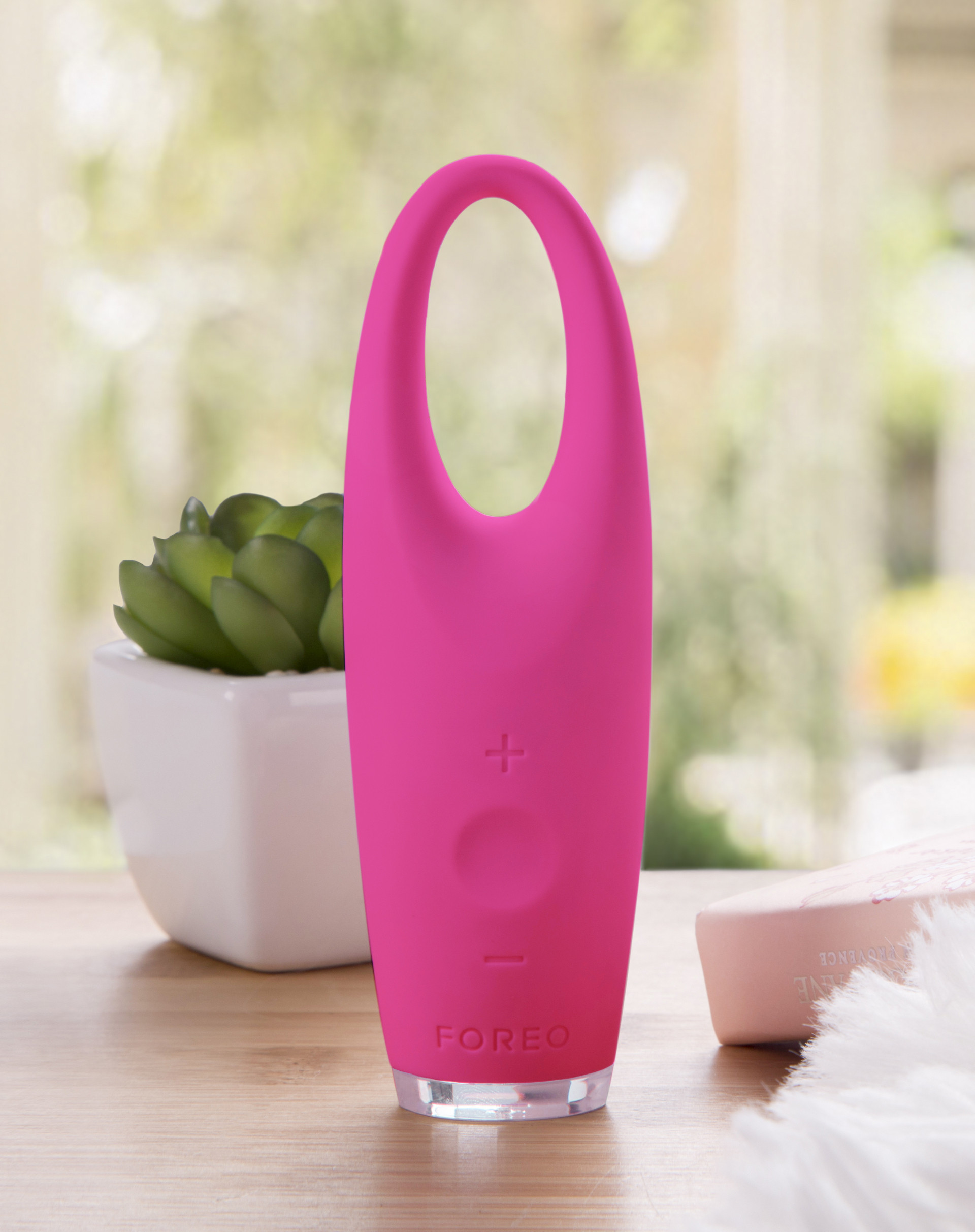 foreo iris eye massager | Amaro (BR)