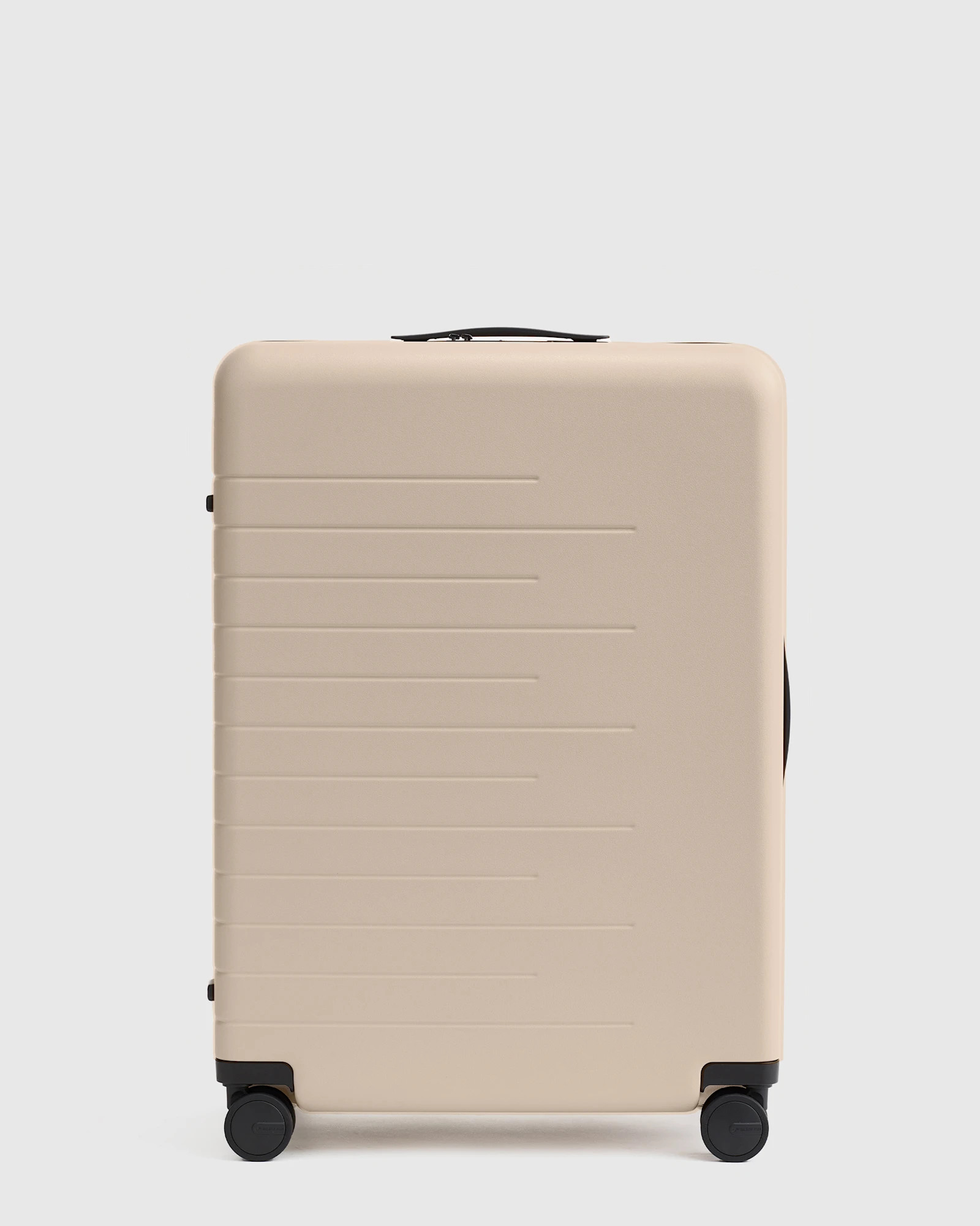 Expandable Check-In Hard Shell Suitcase - 24" | Quince