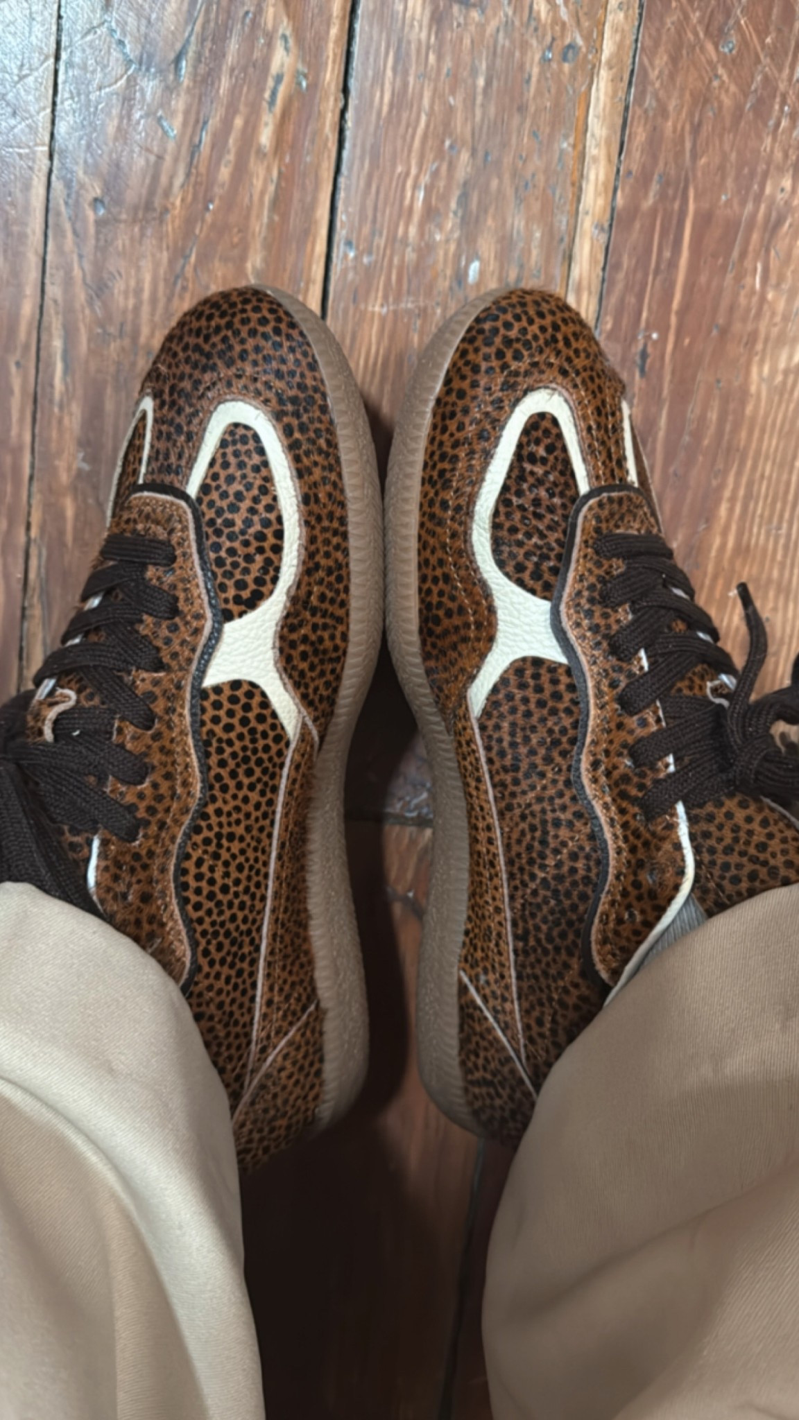 Cheetah print sneakers! 

#LTKShoeCrush #LTKSeasonal #LTKStyleTip