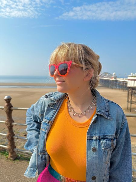 Took my new @quayaustralia, sunnies out for a spin 🧡💕 Absolutely loved the amazing weather we have had a few days ago. However I’m not loving the rainy, gloomy weather we are having today.  ☁️🌧️


#LTKfindsunder100 #LTKsalealert #LTKeurope