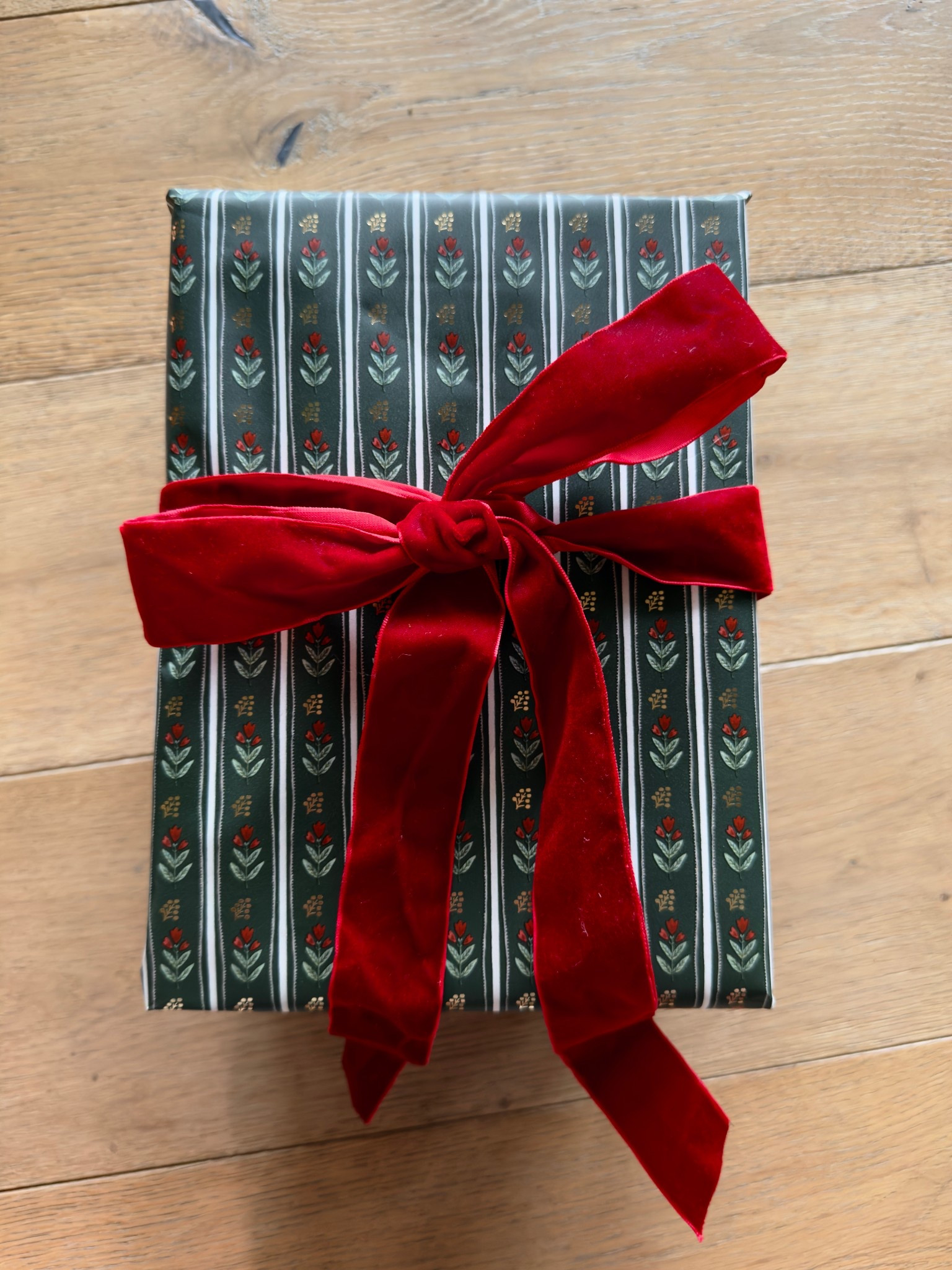 Obsessed with this wrapping paper! 😍🎁

#LTKSeasonal #LTKHoliday #LTKHome