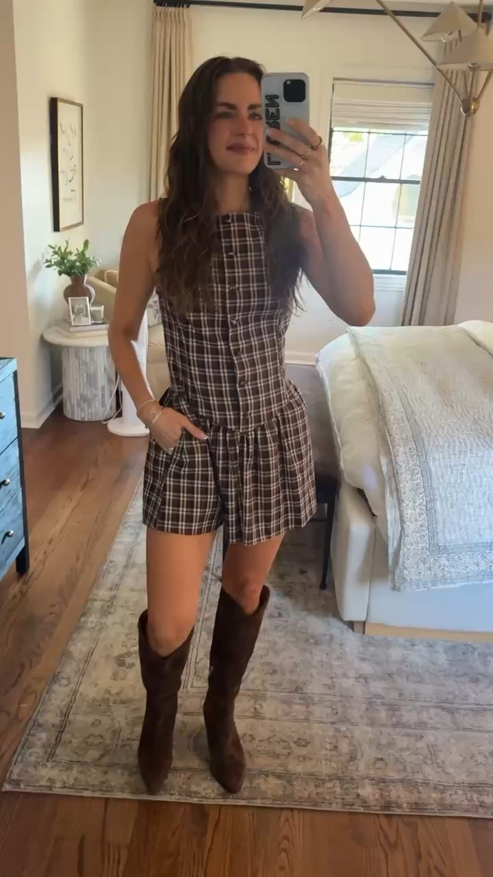 OOTD - as seen in fall porch reveal🍂🤎
code: LAURENR20 to save on Marc Fisher

#LTKSeasonal #LTKootd