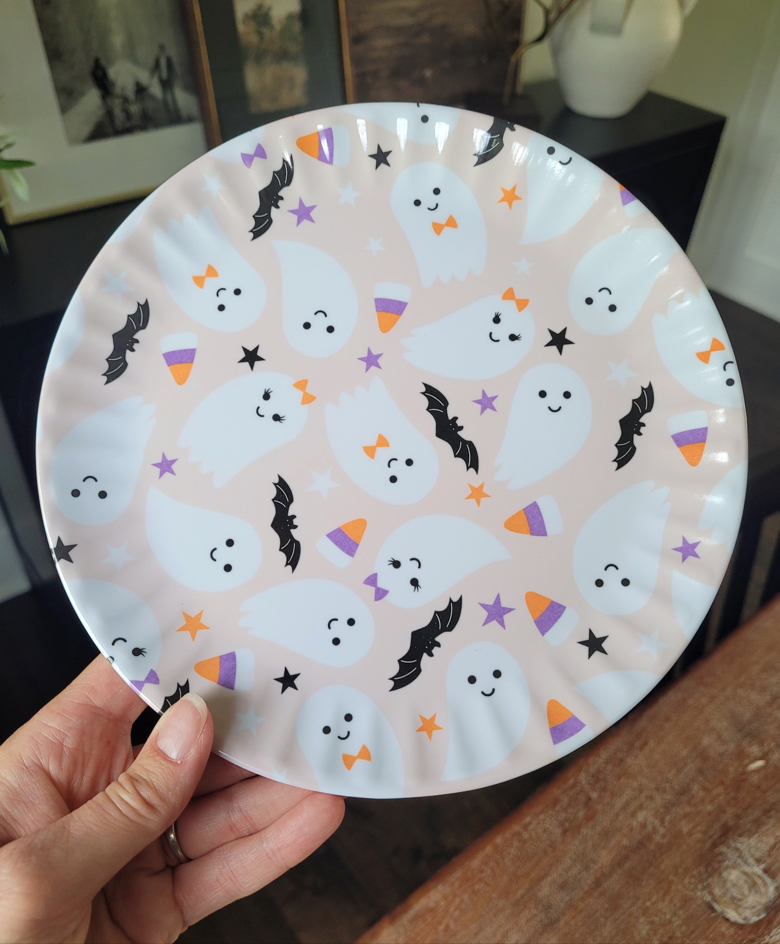 Halloween plates perfect for the kids Halloween party! Halloween home decor,  ghost, Halloween party,  kids Halloween

#LTKSeasonal #LTKHome #LTKParties