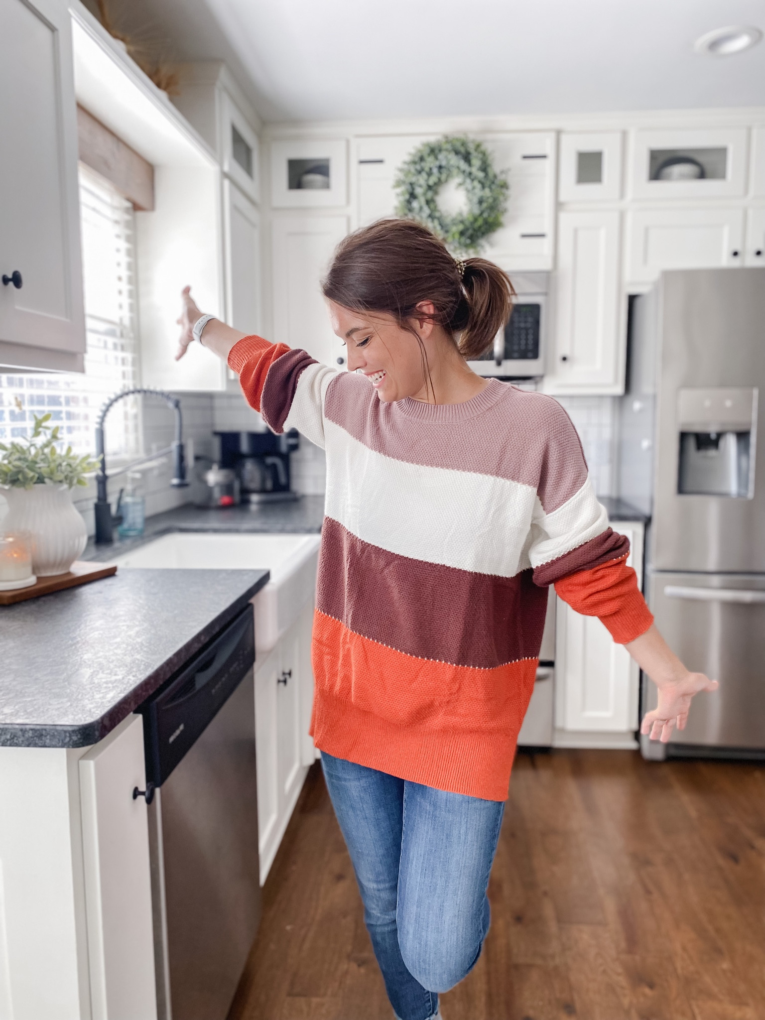 Oversized Amazon sweater perfect for fall and the quality is unreal! 👏🏼👏🏼

Tons of color/design options!

I wearing size MEDIUM

#LTKxPrime #LTKfindsunder50 #LTKSeasonal