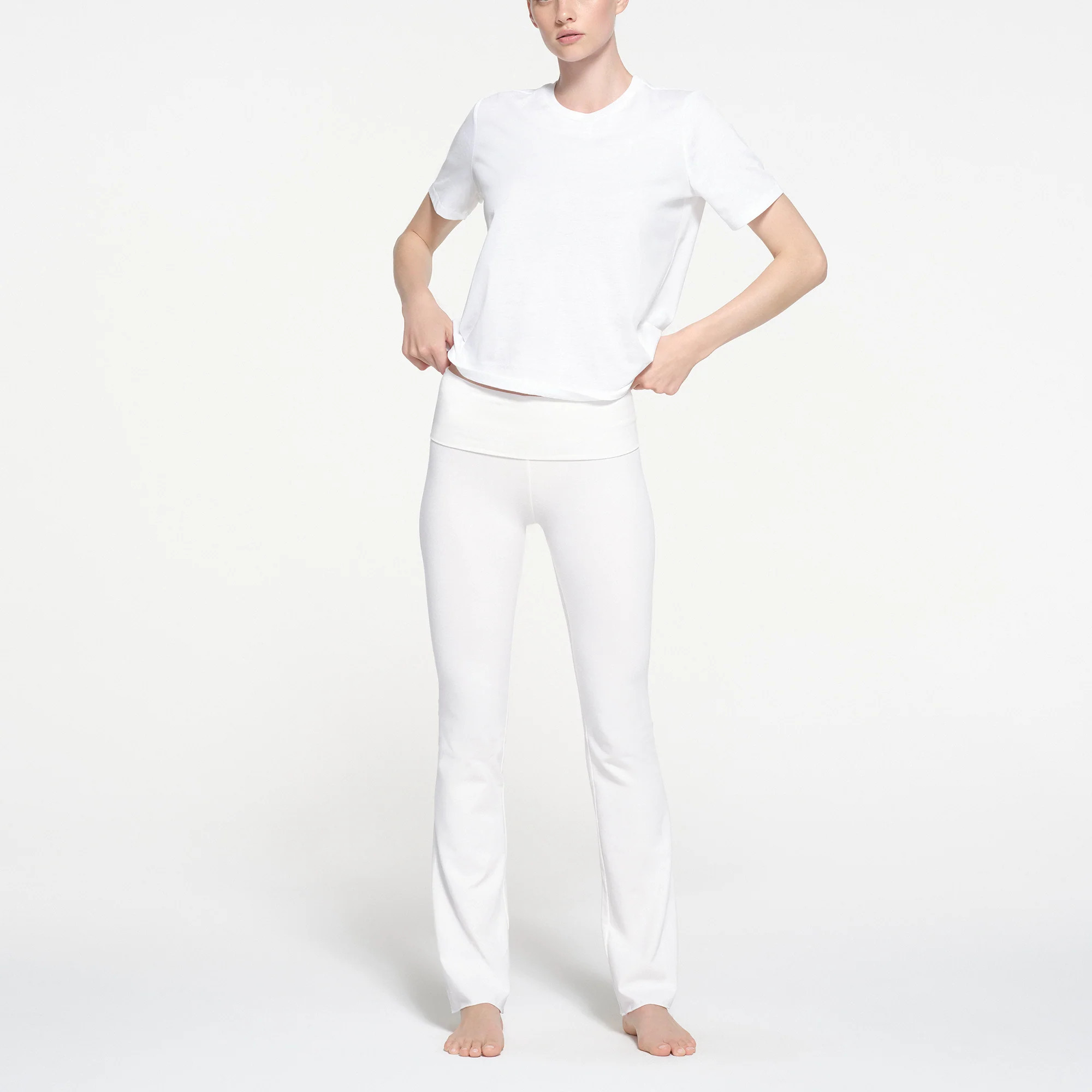 SKIMS T-Shirt | White | Small | Relaxed Tees | SKIMS (US)