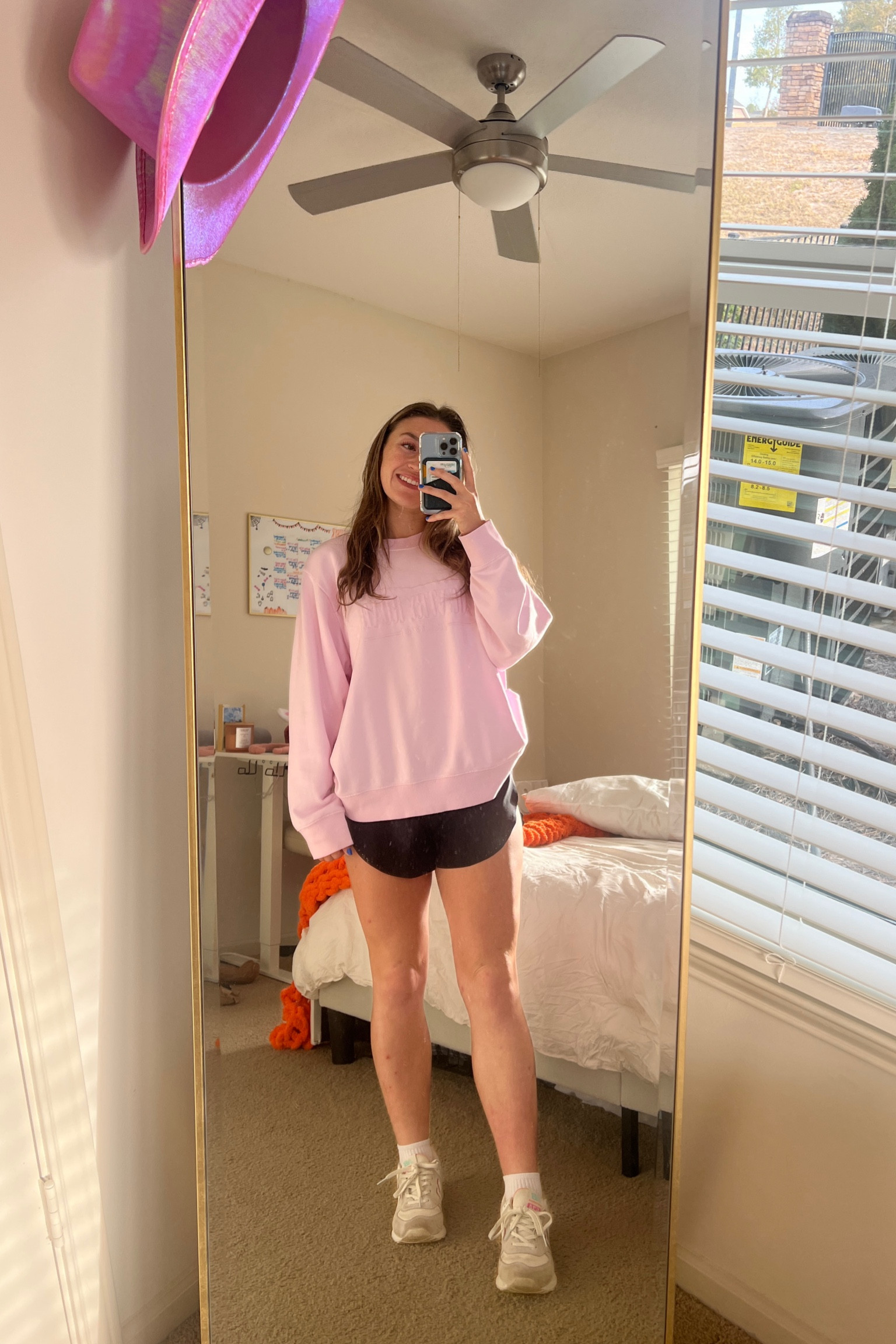 one of my FAV sweatshirts

sweatshirt: country road 
shorts: lululemon fast and free 
shoes: new balance 574 

#LTKActive #LTKBeauty #LTKFitness