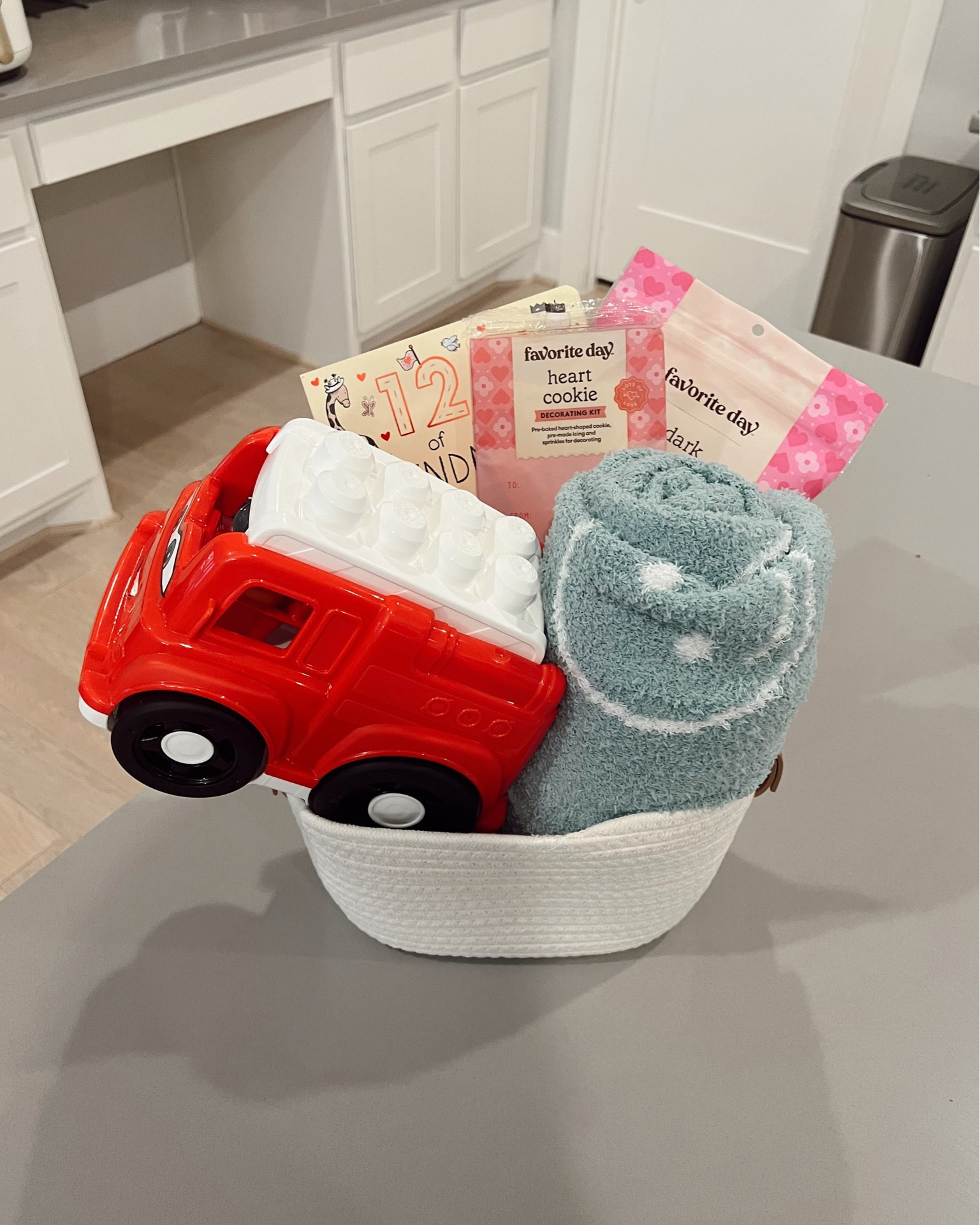 Bruce’s Valentine’s Day basket💕💌💘❤️

Valentine’s Day inspo, kids basket, children’s gifts, gift idea, kids toys, children’s book, baby blanket, target find, amazing find

#LTKGiftGuide #LTKfindsunder50 #LTKkids