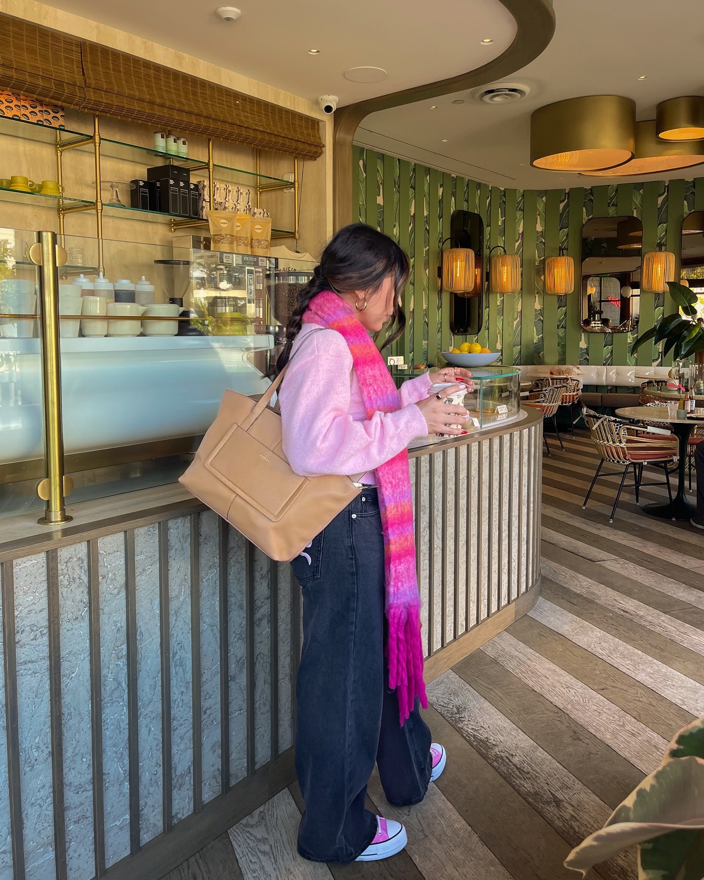 new year but will still remain a colorful girlie 🎀
—
wearing @edikted bow jeans (love the relaxed fit) and the cropped cardigan and paired it with my @radleylondon tote 👜 
—
Pinterest girl, outfit inspo, converse style, casual outfit