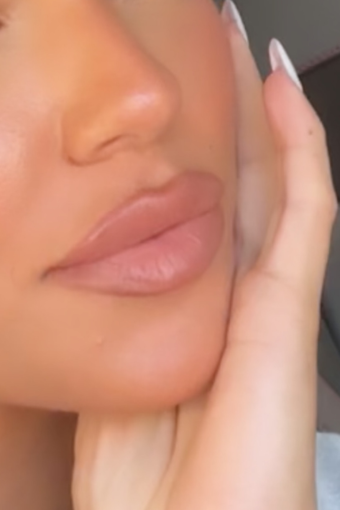 First time trying REFY.. and this lip combo is my new go to!  Fawn lip sculpt with the fawn lip gloss… immaculate and stays all day 💋😍