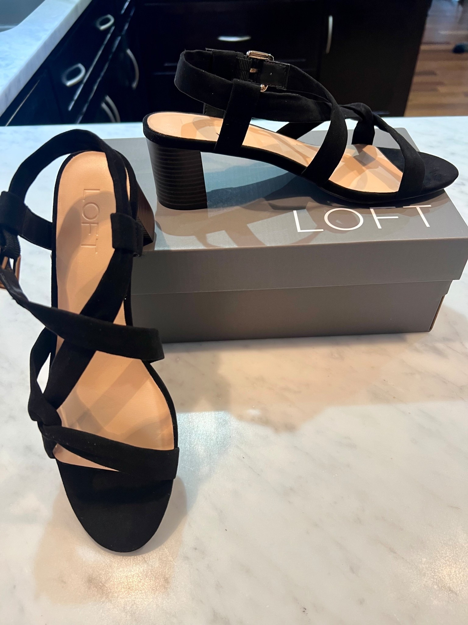 black sandals, spring shoes

#LTKootd #LTKSeasonal #LTKgrwm