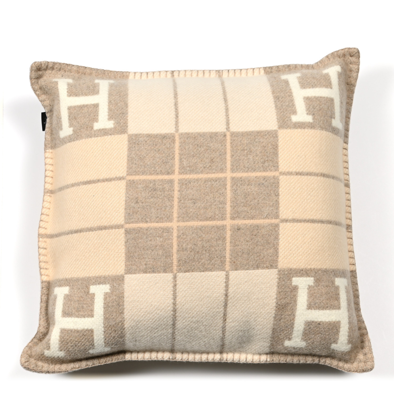 HERMES

Wool Cashmere Avalon III Pillow PM Coco Camomille | Fashionphile