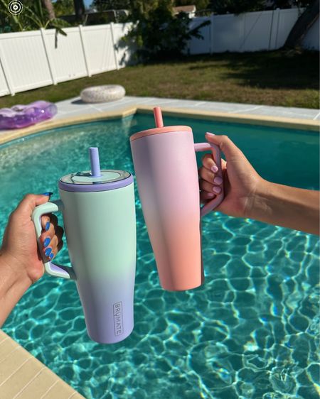 In love with these new brumate colors:) 

water bottle, vacation needs, beach cup

#LTKTravel #LTKFindsUnder50 #LTKHome