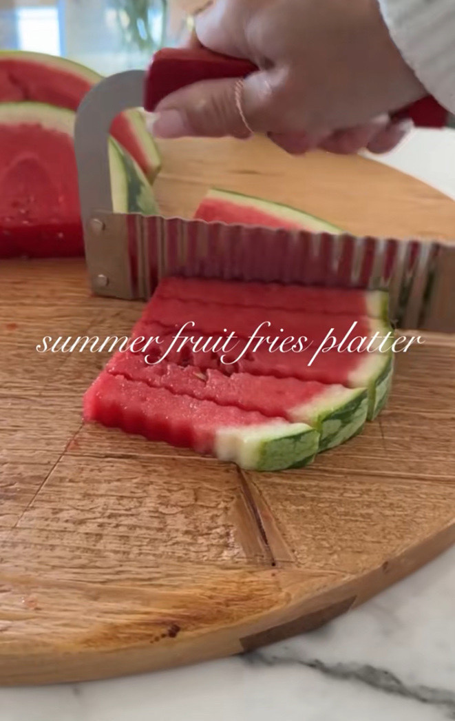 These crinkle cutters are perfect for fruit platters 🍉🍍 #crinklecutter #fruitplatter #crinklecutfries

#LTKfoodie