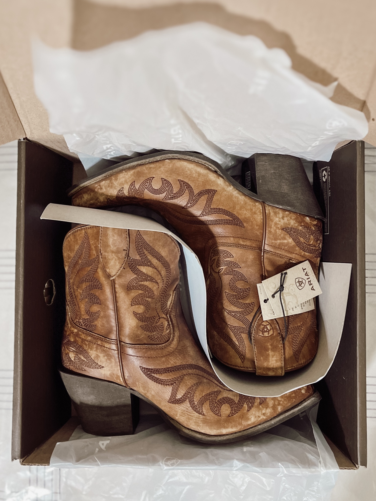 Ariat women boots 

Sized down one full size to 9

#LTKSpringSale #LTKfindsunder100 #LTKSeasonal