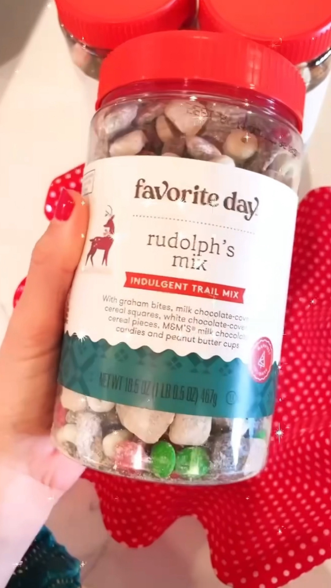 🍫RUDOLPH'S TRAIL MIX🍫 only 4 more days till Christmas🎄 and I'm sharing my favorite holiday go-to snacks! Try this quick and easy trail mix-- it's the perfect snack to have while watching your favorite Christmas movies! ❤️💚 
.
.
.
#christmasrecipes #Christmastrailmix #foodreels #holidayfood #quickrecipes #easyrecipes #christmas
