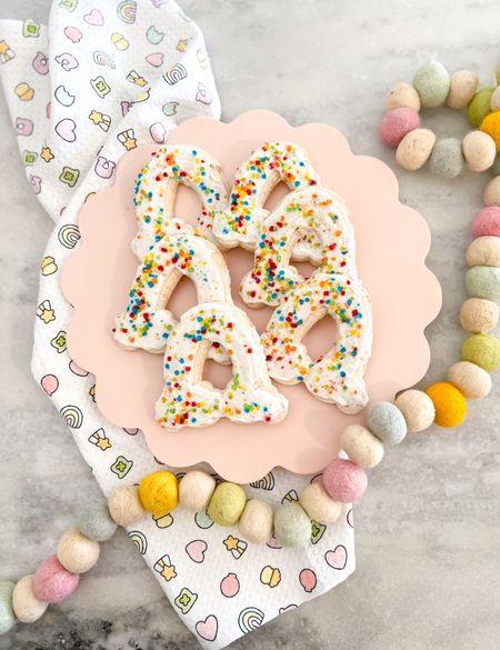The cutest rainbow cookies! 🌈 

#LTKparties #LTKSeasonal
