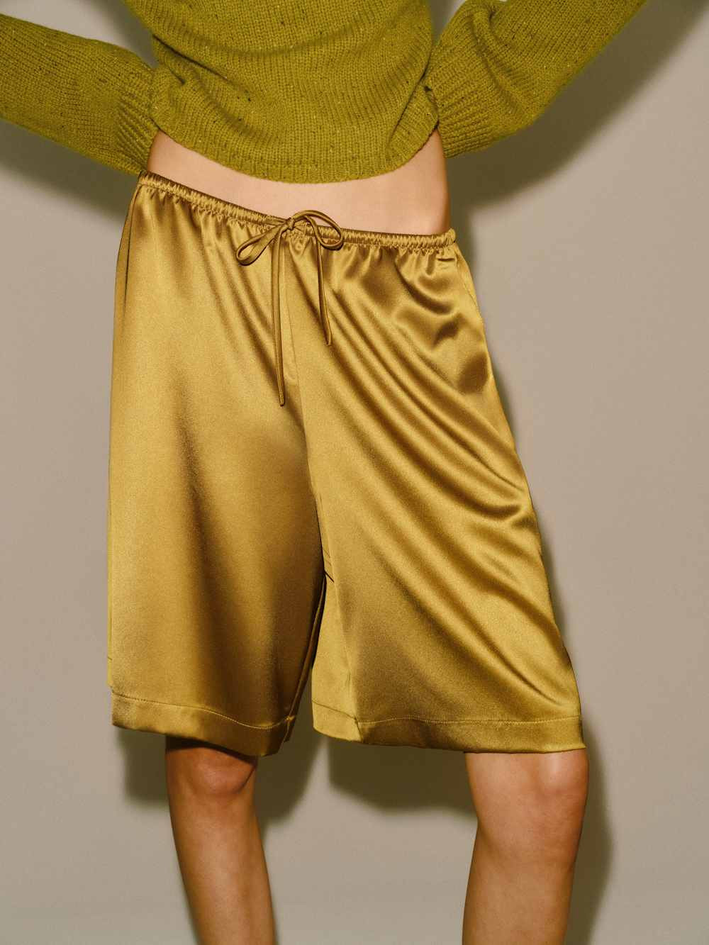 Reformation Sandy Satin Short Ivory Large | Reformation (Global)