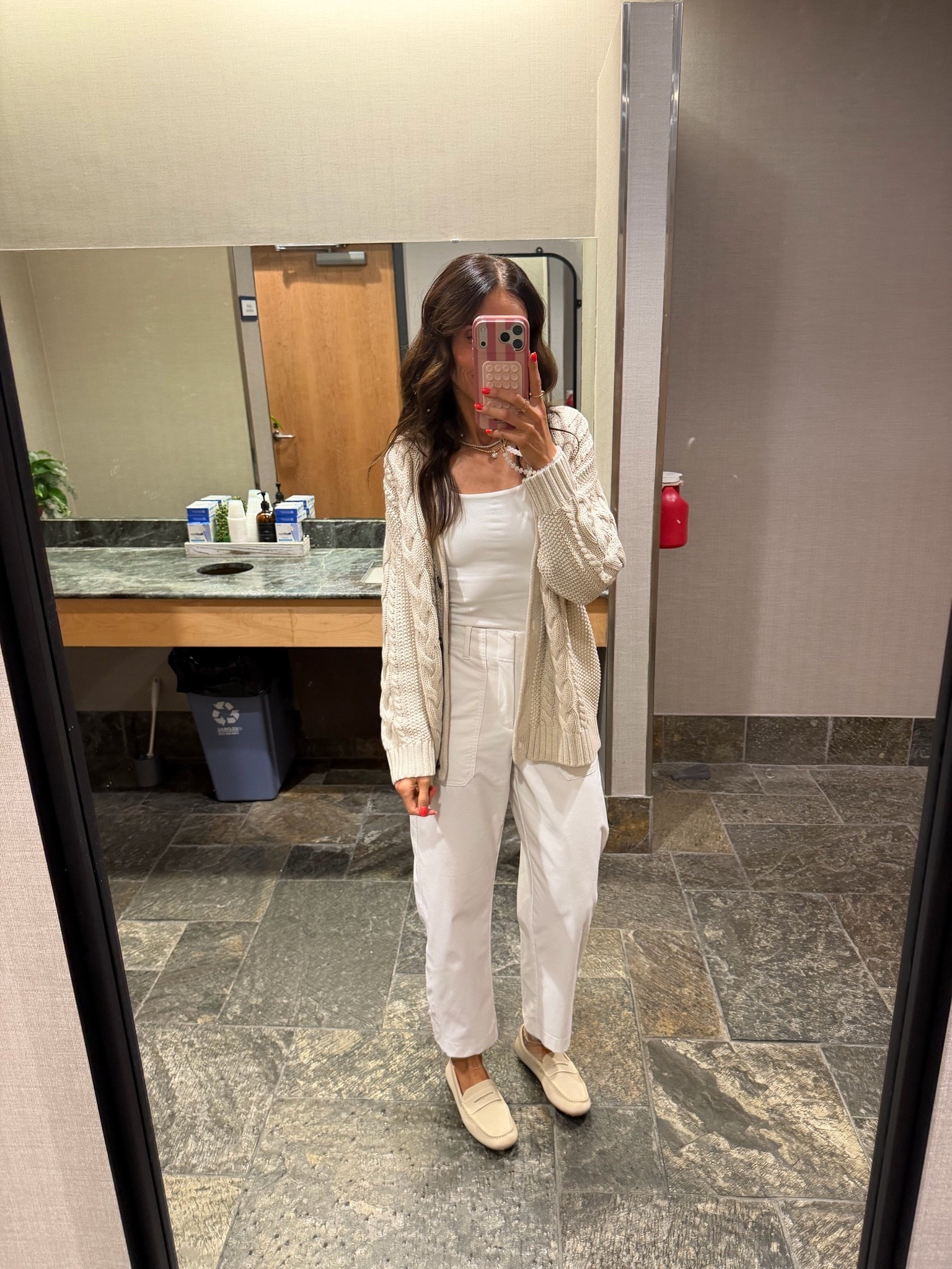 Travel outfit, pants size 0 and they’re 50% off

#LTKootd #LTKTravel #LTKSaleAlert