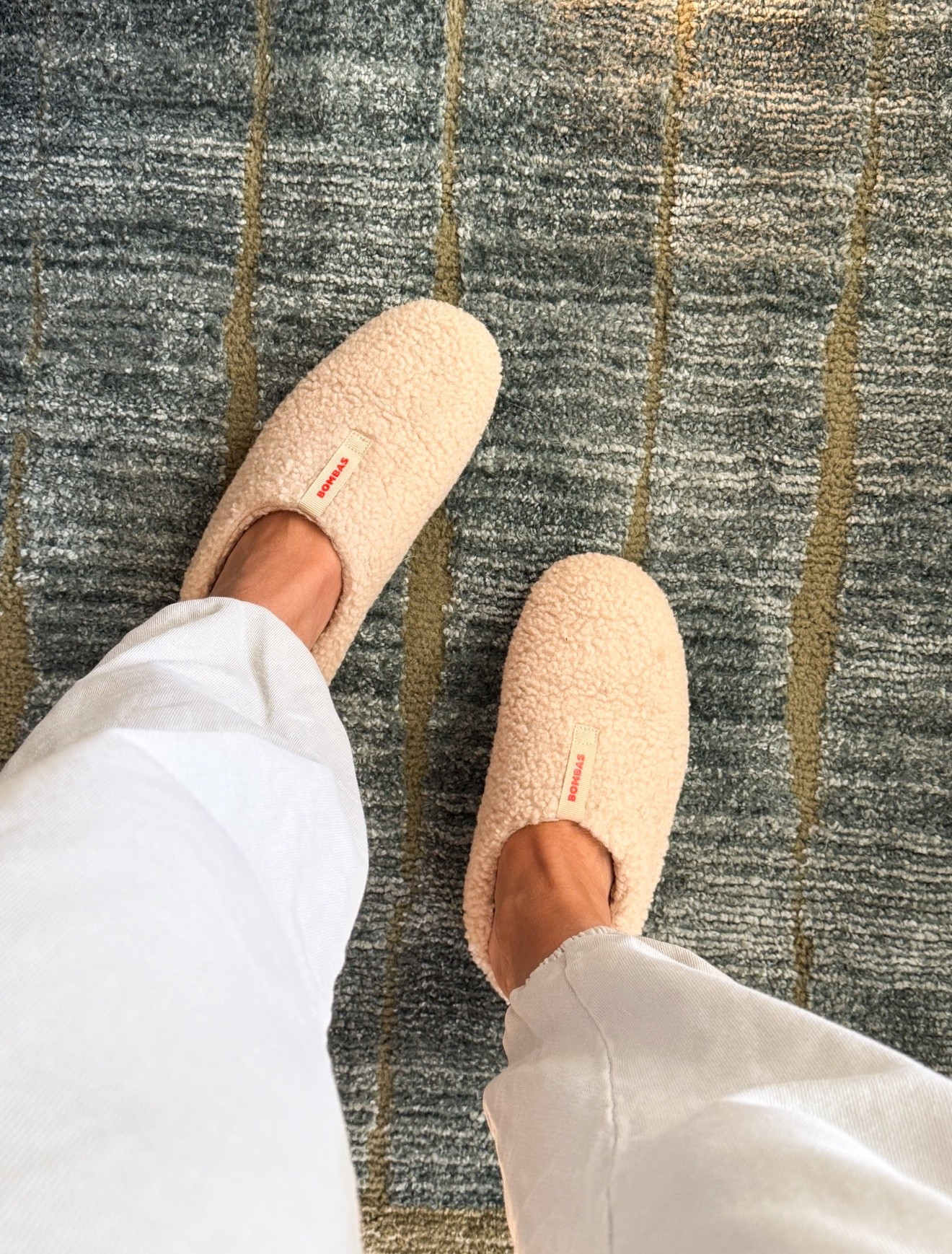 I found my cozy Bombas slippers on sale!! These make the best gift for anyone, truly. Both my husband and I wear ours around the house constantly! 

Comment SHOP below to receive a DM with the link to this post on my LTK ⬇ https://liketk.it/5FFpa #ltkgiftguide #ltkdayinmylife #ltksalealert

#LTKSaleAlert #LTKdayinmylife #LTKGiftGuide
