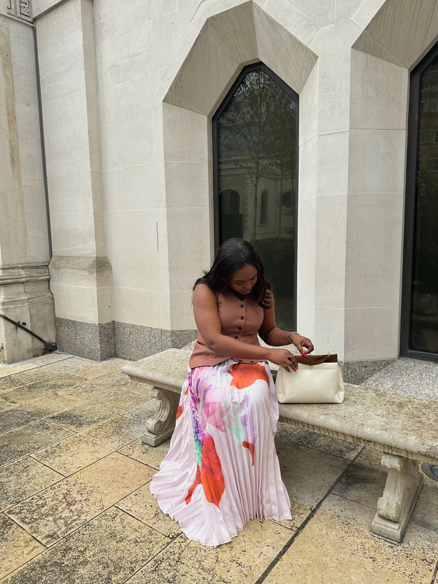 Sitting Pretty ✨🤩 Sunday Outfit Inspo