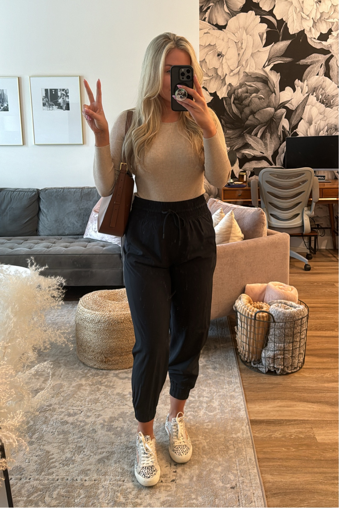 What I look like 90% of the time 🤙🏼