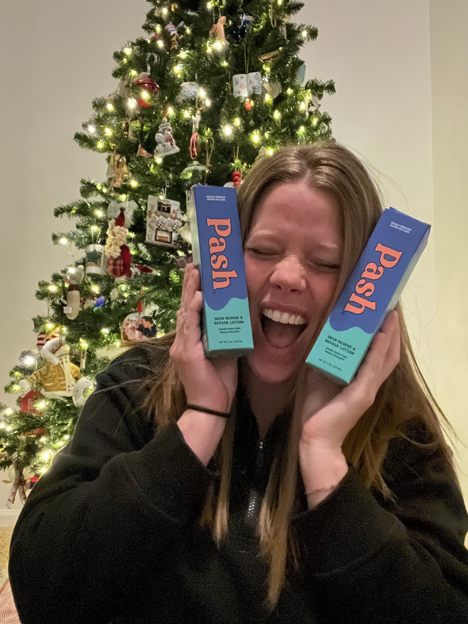 Winter hits… and my skin’s like Kevin McCallister in the bathroom: AHHHHHHHH!
Luckily, PASH Rescue + Repair Lotion is basically the grown-up version of not slapping aftershave on raw cheeks.
Barrier support ✔️
Deep hydration ✔️
Long-term resilience ✔️

#LTKHoliday #LTKGiftGuide #LTKgrwm