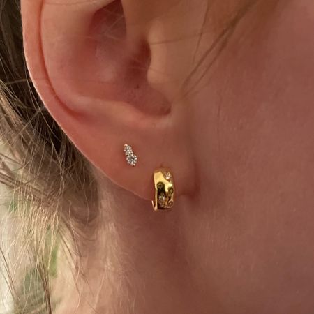 Two new earring favorites from amazon! 
.
Dainty studs huggies starburst hoop earrings amazon finds 

#LTKfindsunder50 #LTKstyletip