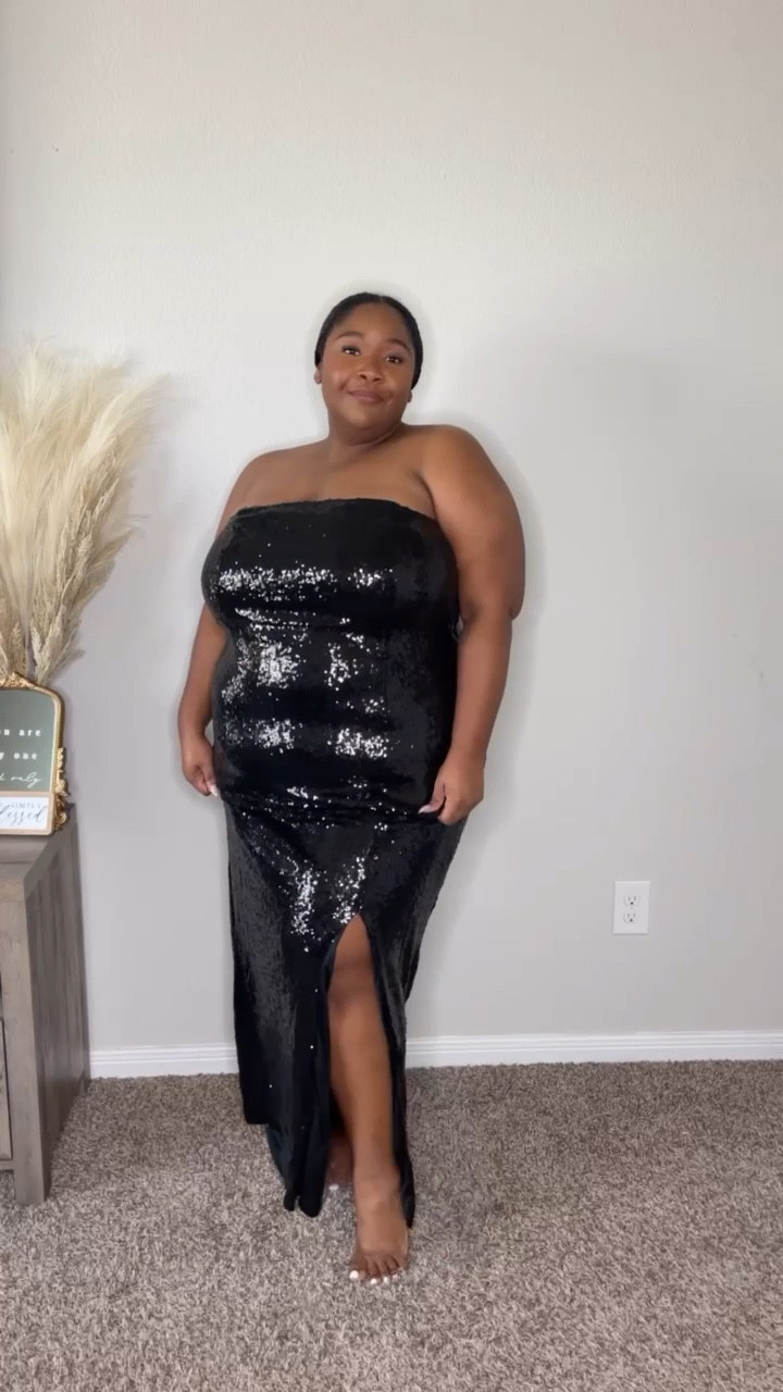 PLUS SIZE HOLIDAY STYLE! I couldn’t wait to show how I would style this plus size sequins holiday dress! Perfect for Holiday parties & more winter outfits! I’m wearing a size 24 in the dress ♥️🤗 Comment “LINK” to get this outfit sent to your DM!  (Use code ASHLEYXSPANX for 10% off plus free shipping on Spanx orders)

#LTKVideo #LTKHoliday #LTKplussize