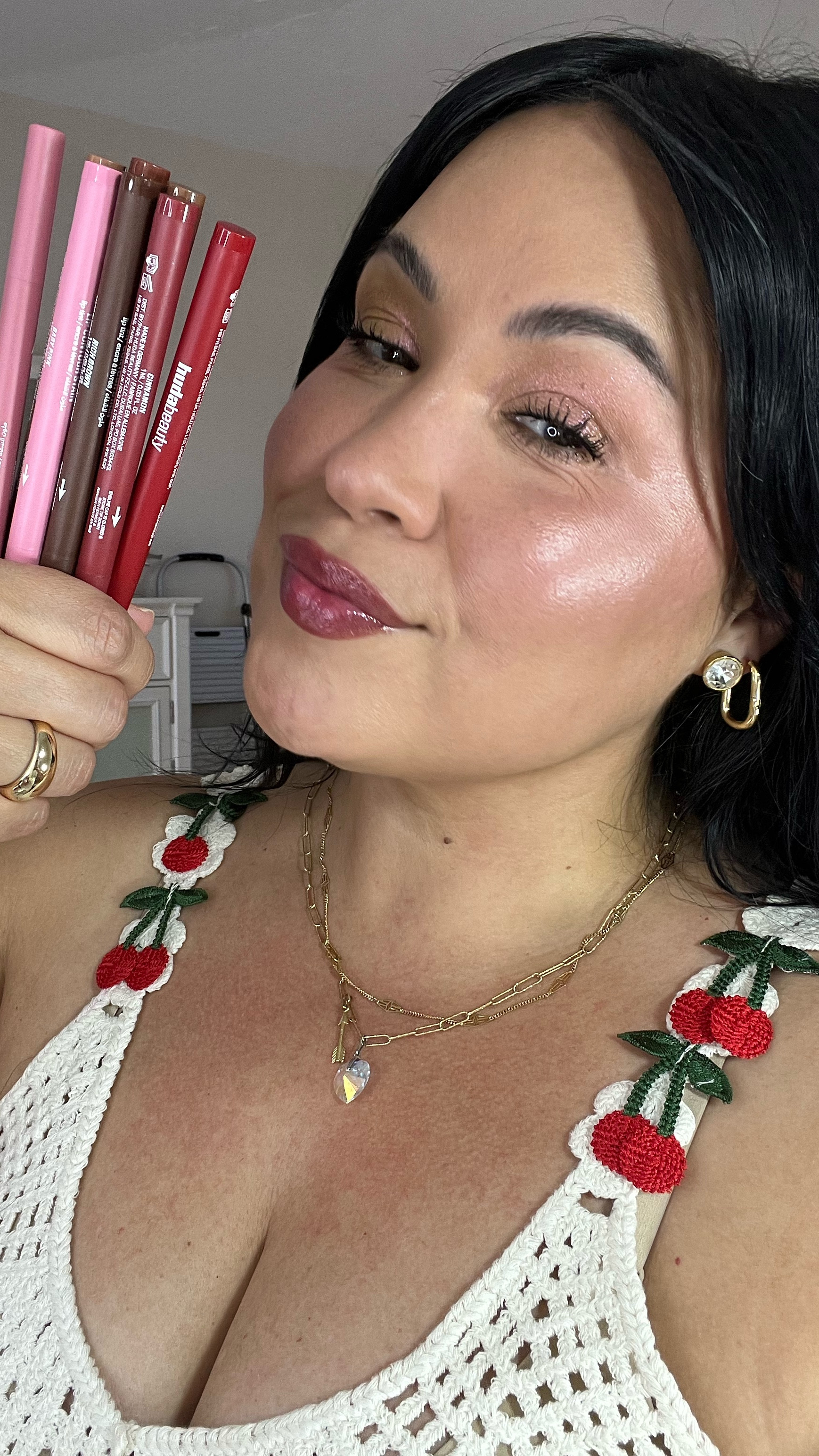 The New @hudabeauty Lip Contour Stain will not feather or bleed into fine lines and wrinkles. It’s a great option if you like a long lasting stain. 

#matureskin #matureskinmakeup #nofiltermakeup #realskin #hudabeautylipcontour #lipstain #honestreview

#LTKBeauty #LTKFindsUnder50 #LTKOver40