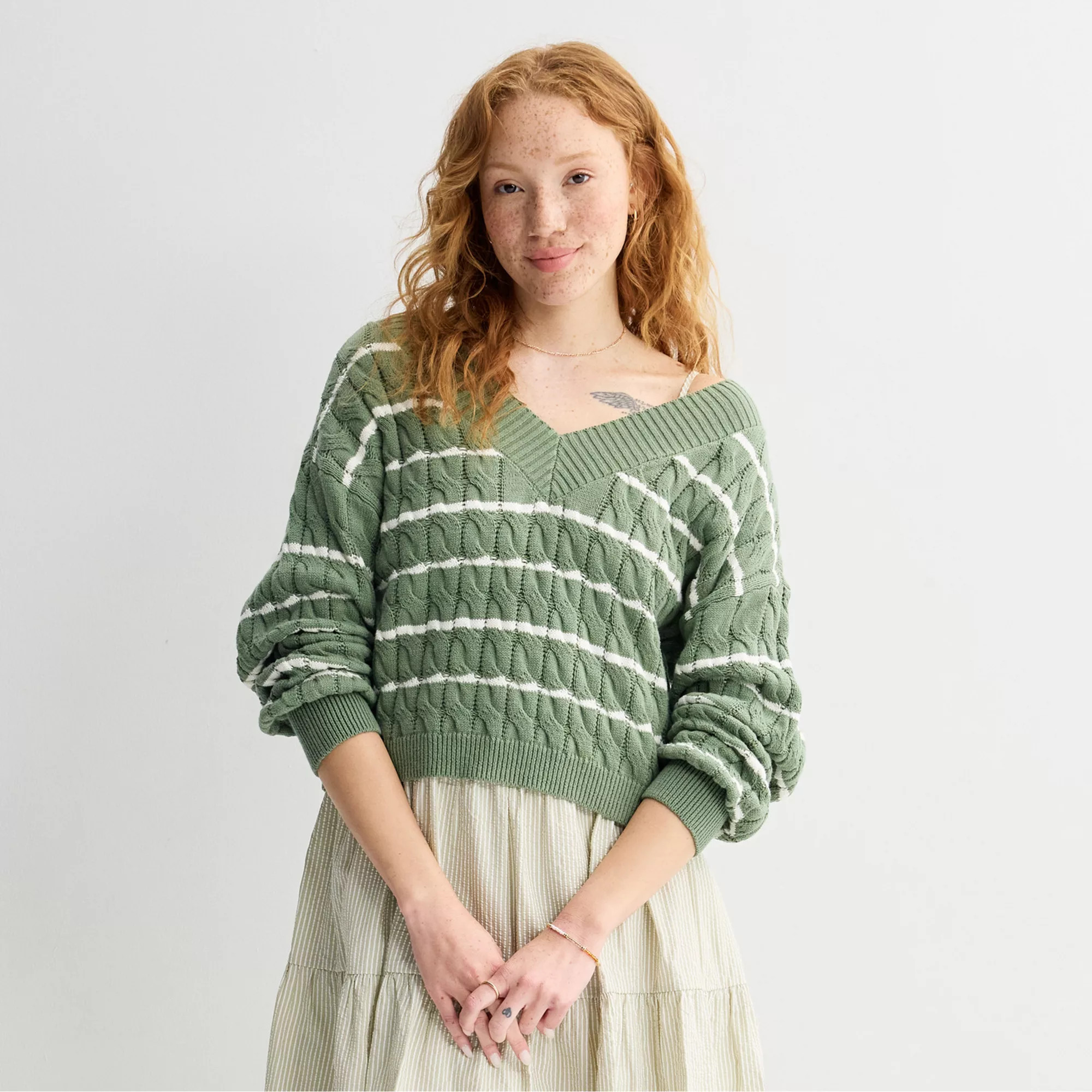 Juniors' Pink Republic V-Neck Cable Pullover Sweater, Women's, Size: XS, White Navy | Kohl's