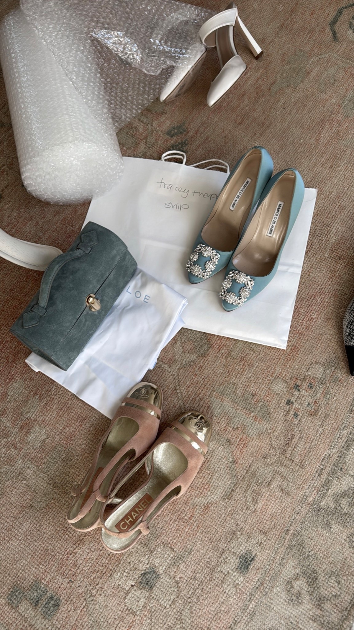 Out with the old, in with the new! Favorite resale picks 🤍 

#LTKSaleAlert #LTKootd #LTKdayinmylife