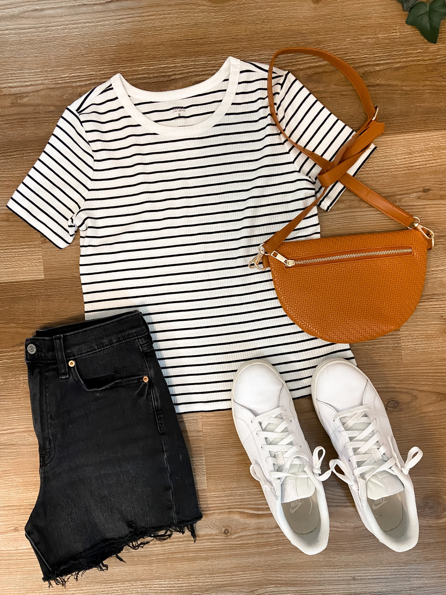 Striped t-shirt outfit

#LTKstyletip #LTKshoecrush #LTKfindsunder50