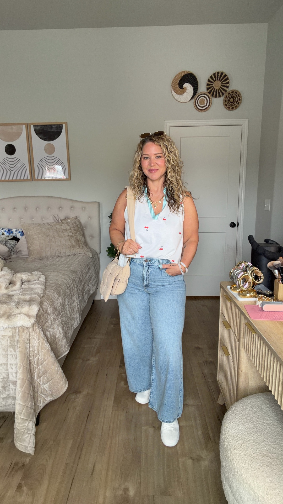 Top size large 
Jeans size 31
Shoes tts 