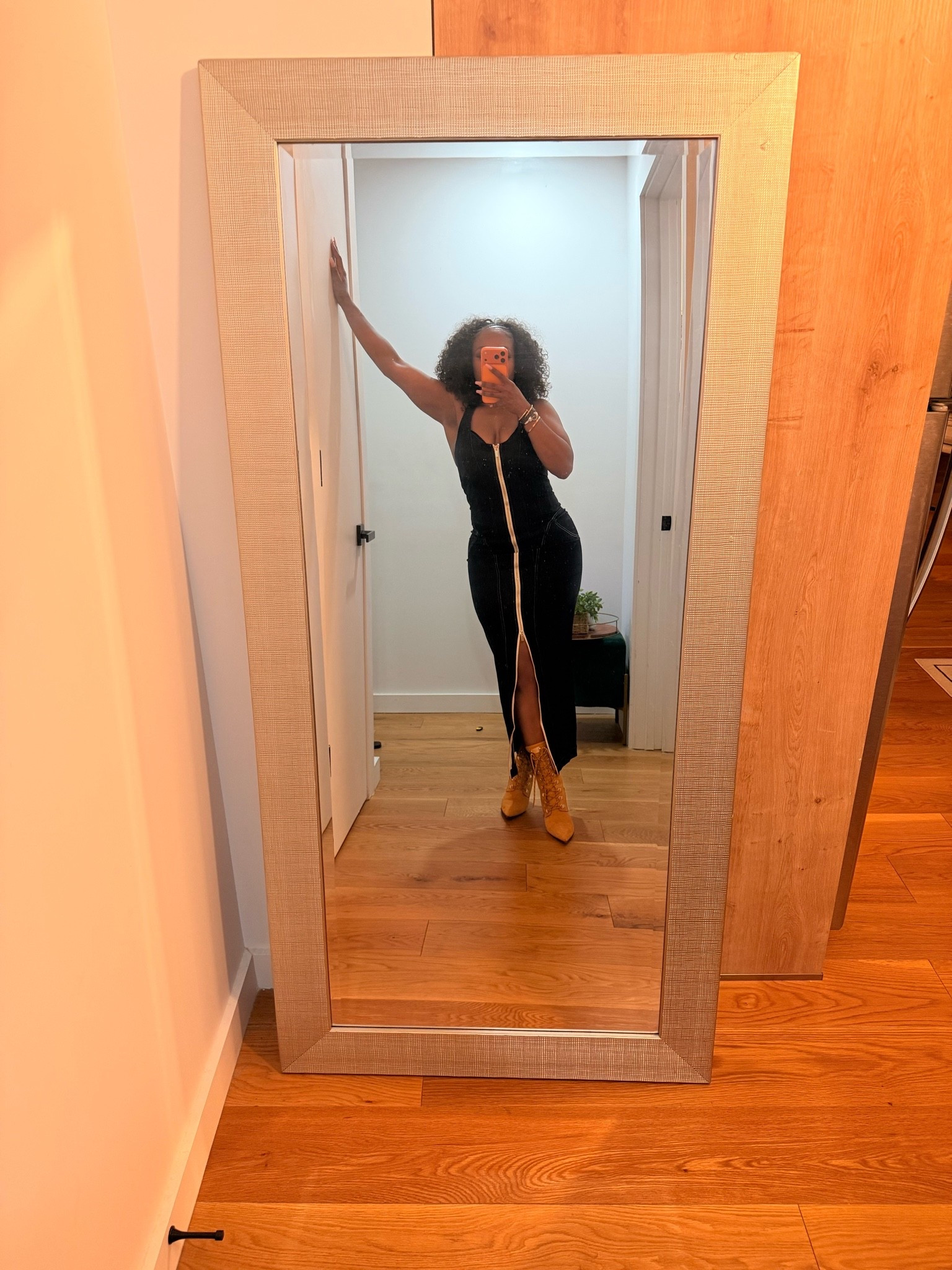 I felt like I was transported straight into the 90s with this dress and shoe combo . 

#dress #90sinspired #beyonce #booties #summeroutfit