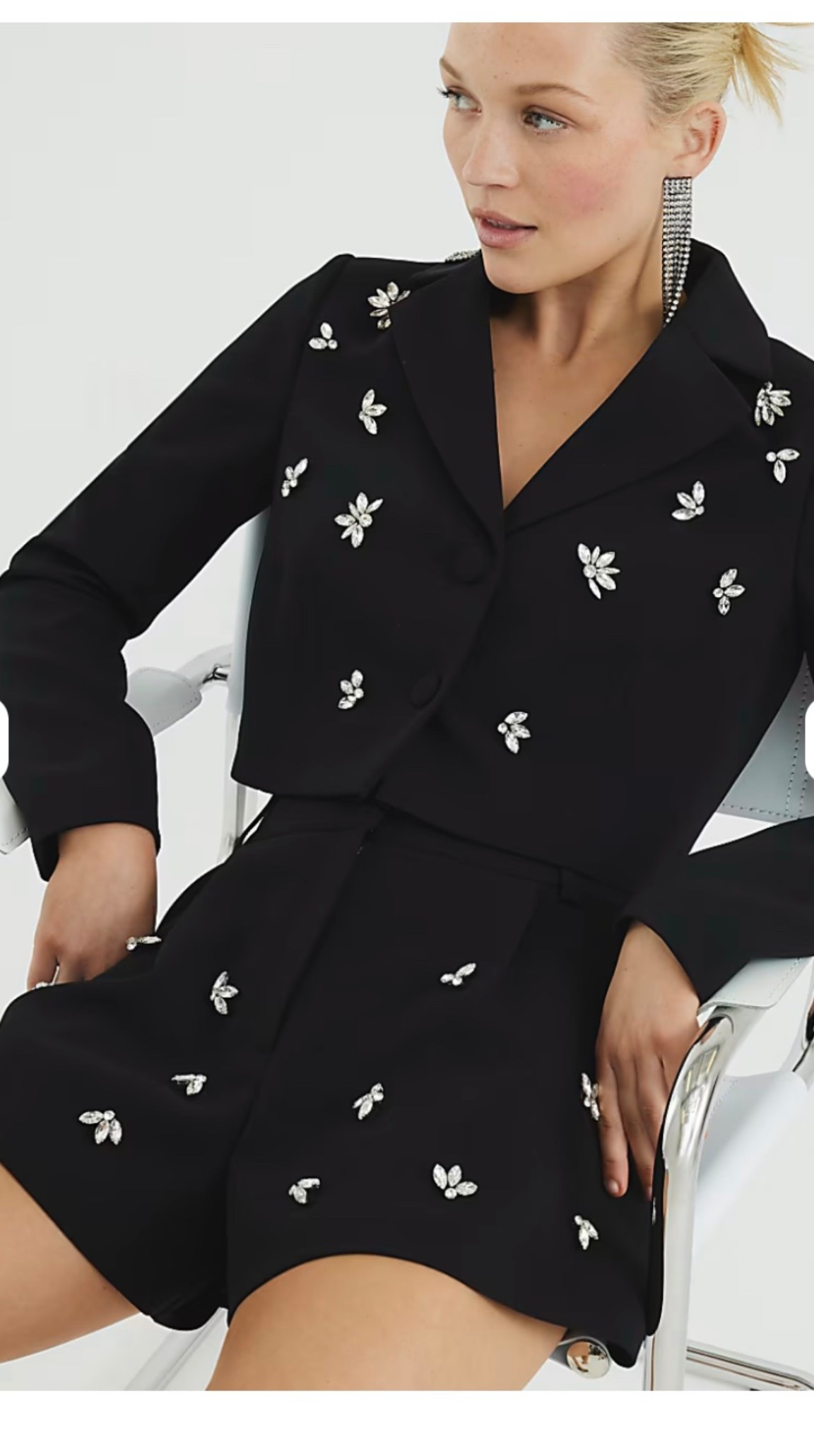 Black cropped embellished blazer

#LTKstyletip #LTKeurope #LTKireland
