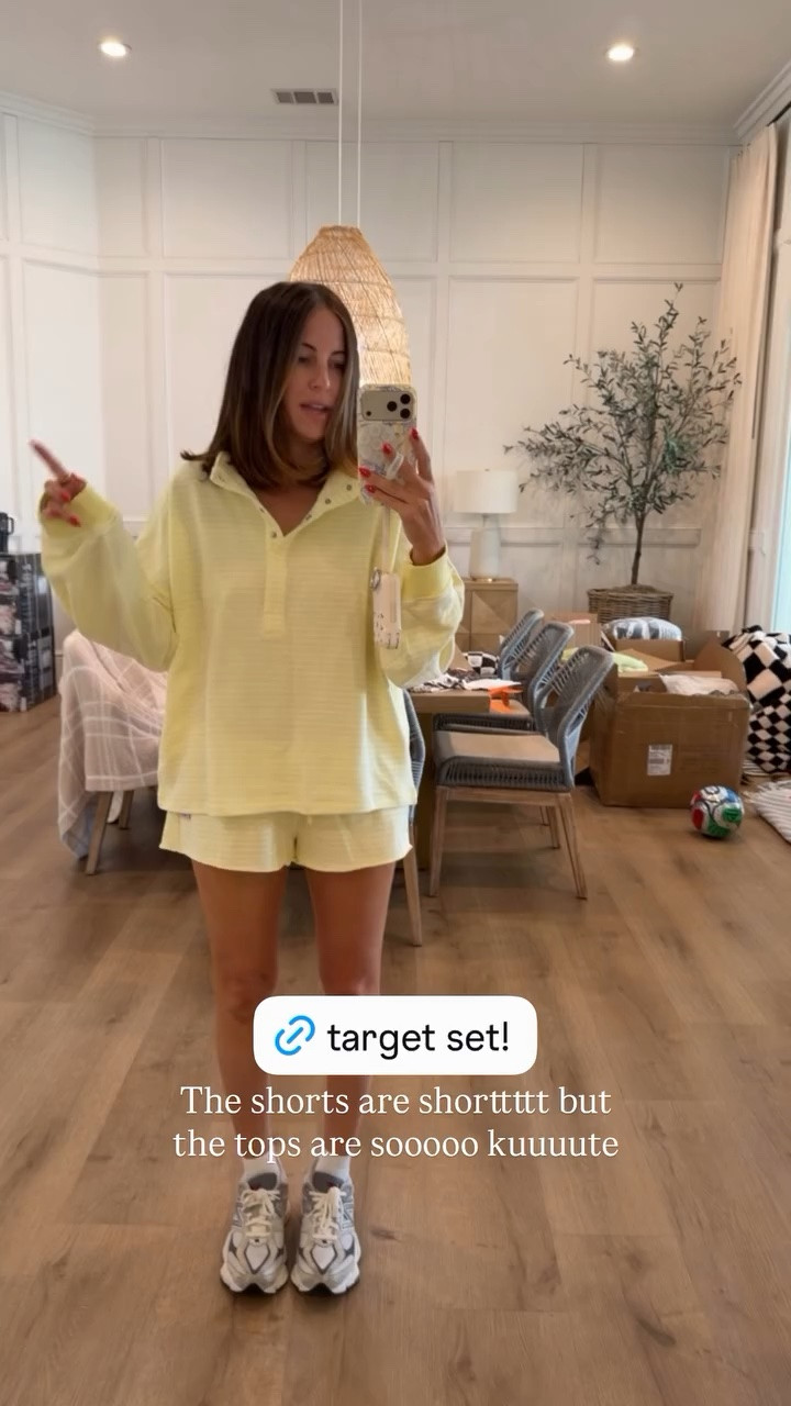 The shorts are shorttttt but the tops are sooooo kuuuute