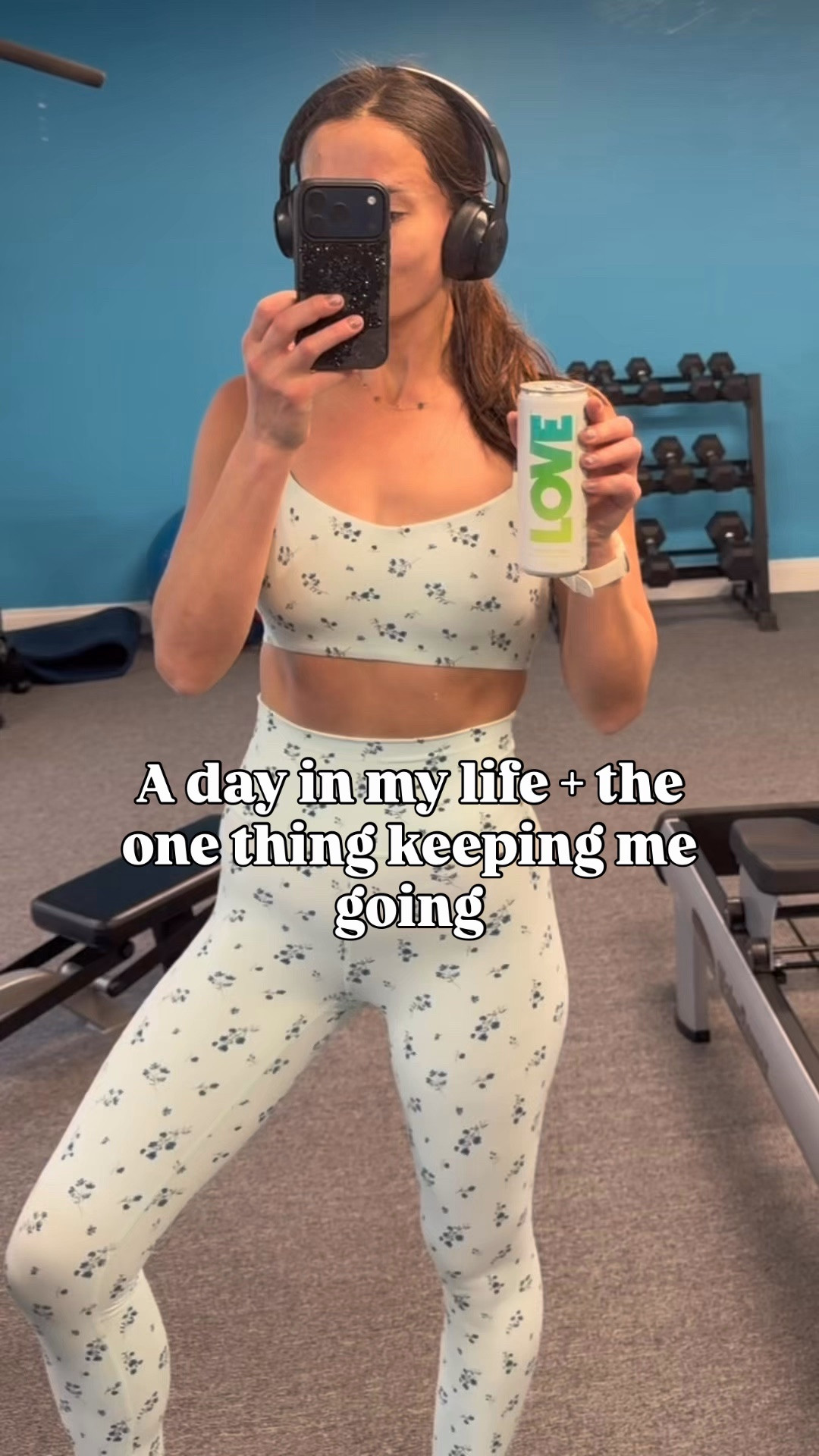 Day in my life lately 🤍
Linking the set I’ve been living in + a few cozy staples I keep on repeat. Comfortable, flattering, and actually holds up through a full day 🙌🏼

#LTKootd #LTKdayinmylife #LTKmomlife