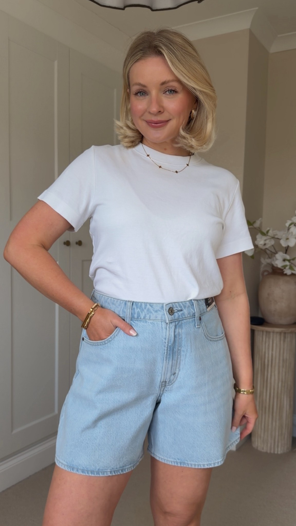 @abercrombie perfect fitting denim shorts! I’m a size 10 and I’m wearing curve love W28 in the light shade. DISCOUNT CODE: AFLAURA