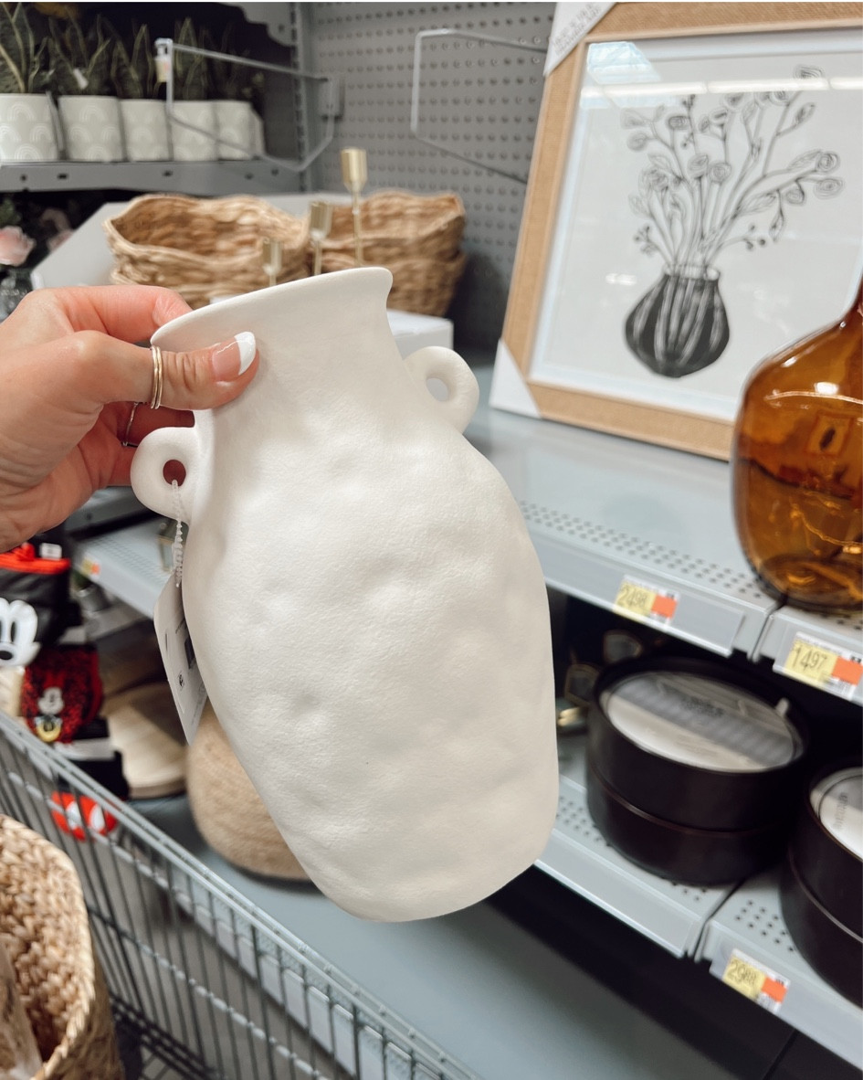 ✨Only $12.88 for this beautiful, textured vase. It looks so high-end & custom. 

@walmart #WalmartPartner #walmarthome