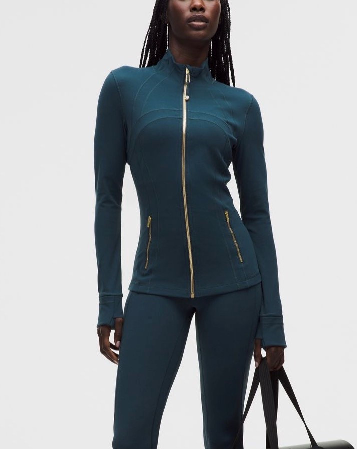 Define Jacket *Nulu. I wear a size 10 or 12! 

#LTKmomlife #LTKFindsUnder100 #LTKHoliday