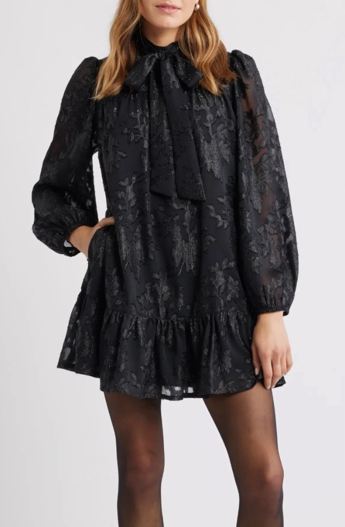 Black Dress
Party Dress 