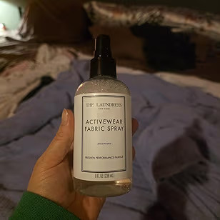 The Laundress Isle Fabric Spray, Wrinkle Release and Linen Spray, Upholstery Fabric Refresher, Co... | Amazon (US)