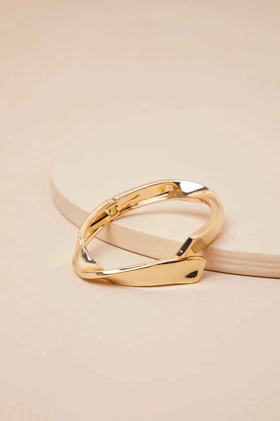 Bold Mode Gold Twisted Cuff Bracelet | Lulus