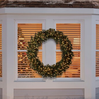 Holiday Living  60-in Pre-lit or Outdoor Green Scottsdale Pine Artificial Christmas Wreath | Lowe's